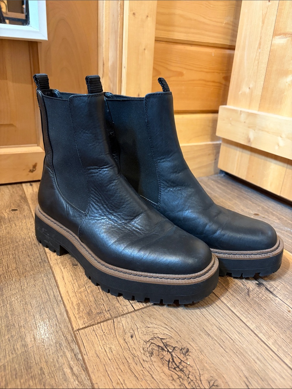 Sam Edelman Black Leather Chelsea Lug Ankle Boots - Picture 2 of 6